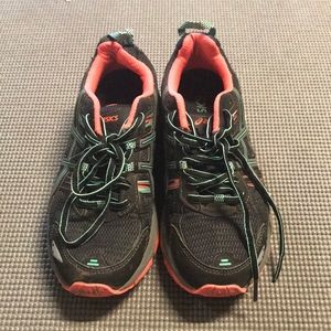 ASIC’s tennis shoes